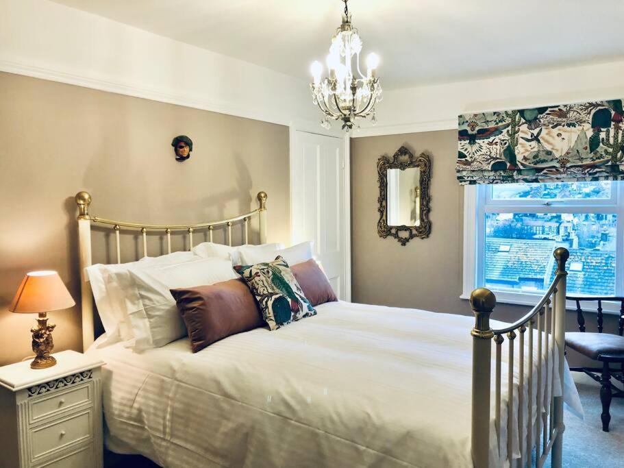 The Pirate'S Palace, Whitby - Elegant, Comfy, Fun ภายนอก รูปภาพ
